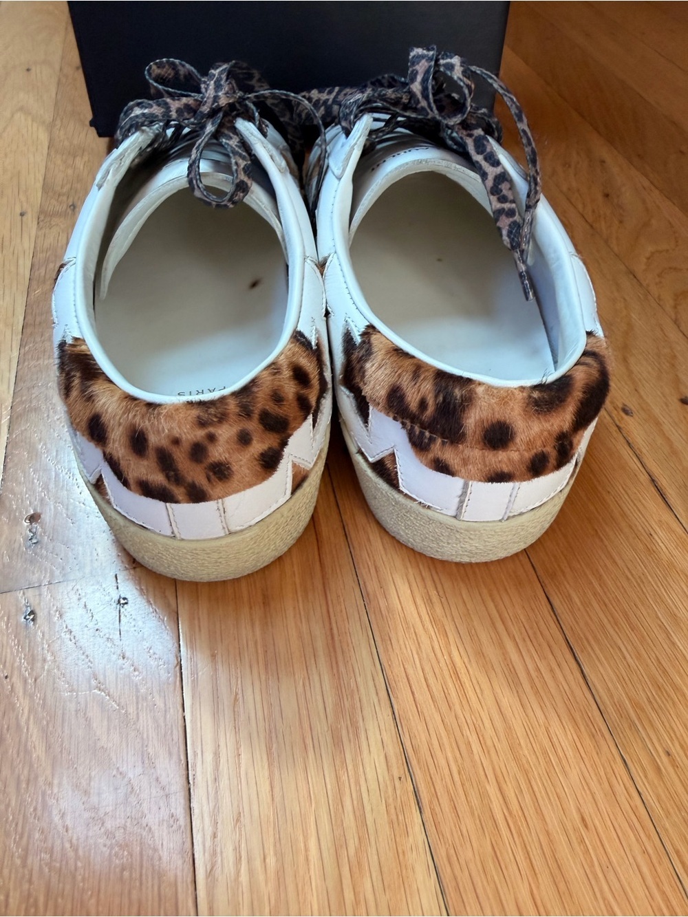 Saint Laurent White Leather Low-Top Sneakers with Leopard Star Detail - Picture 7 of 9